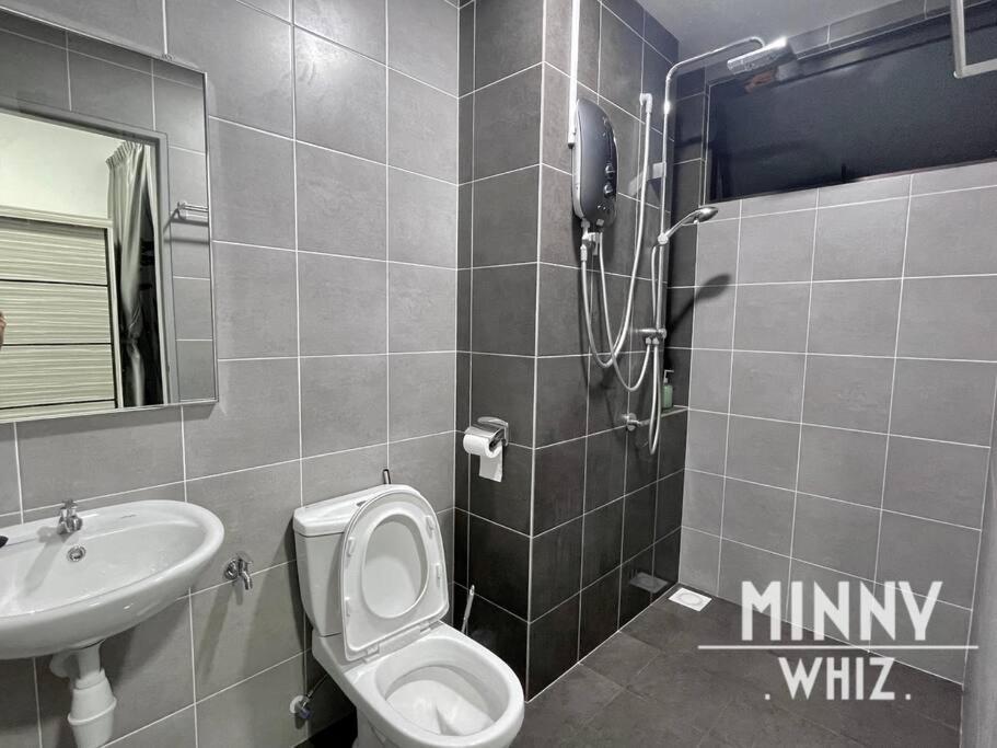 Netizen Near Mrt Couple Balcony Suite #31 Kampong Bukit Dukong Bagian luar foto