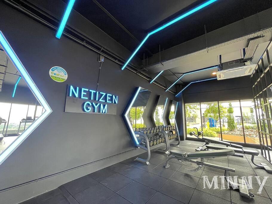 Netizen Near Mrt Couple Balcony Suite #31 Kampong Bukit Dukong Bagian luar foto